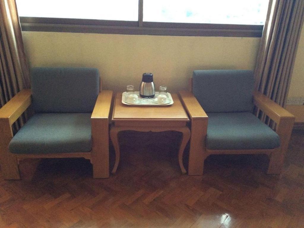 Yuzana Hotel Γιανγκόν Εξωτερικό φωτογραφία