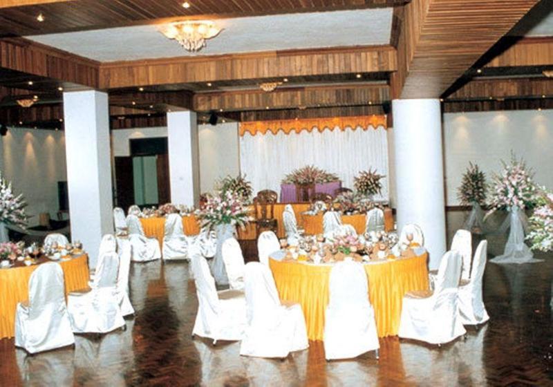 Yuzana Hotel Γιανγκόν Εξωτερικό φωτογραφία