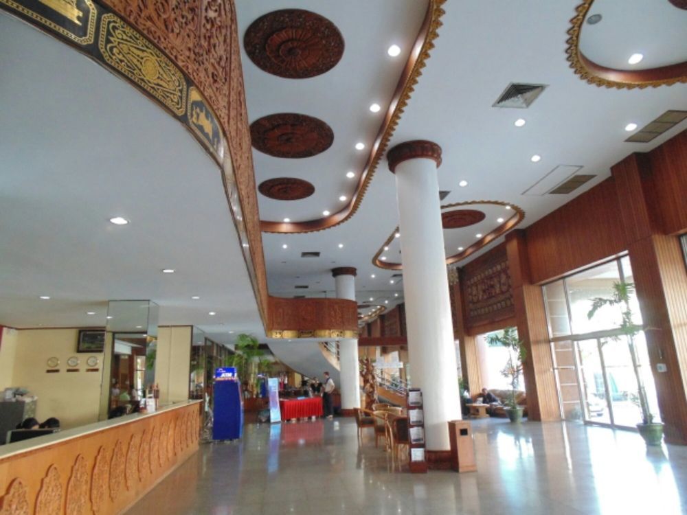 Yuzana Hotel Γιανγκόν Εξωτερικό φωτογραφία